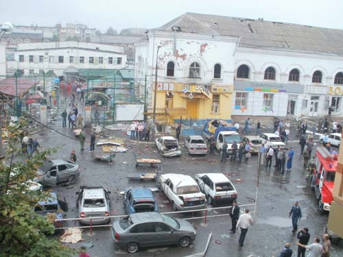  Теракт во Владикавказе. Эксклюзивные фото. Взрыв, прогремевший в столице Северной Осетии 9 сентября 2010 года, унес 17 жизней